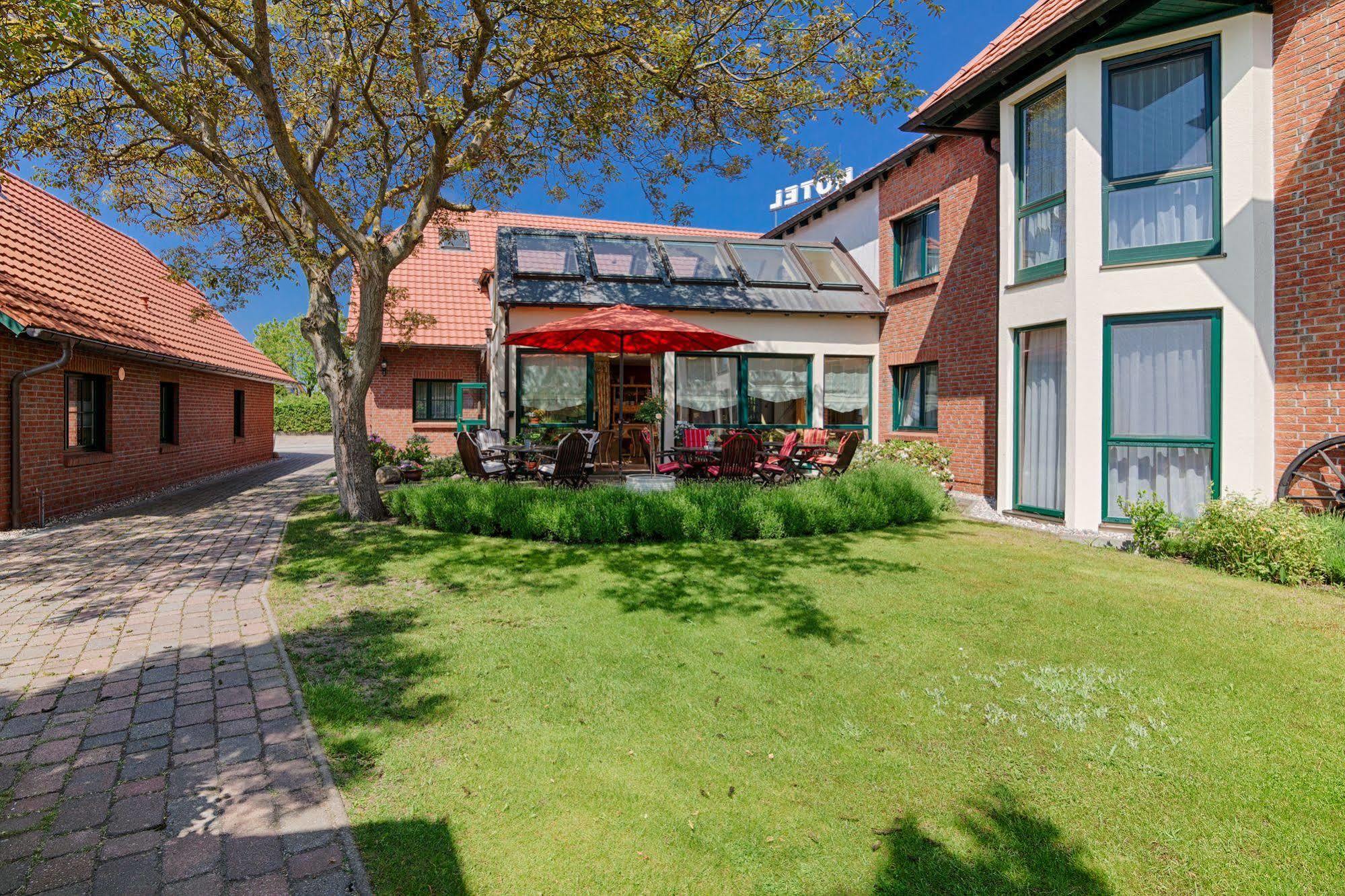 Hotel Garni Nussbaumhof Uckeritz Exterior photo